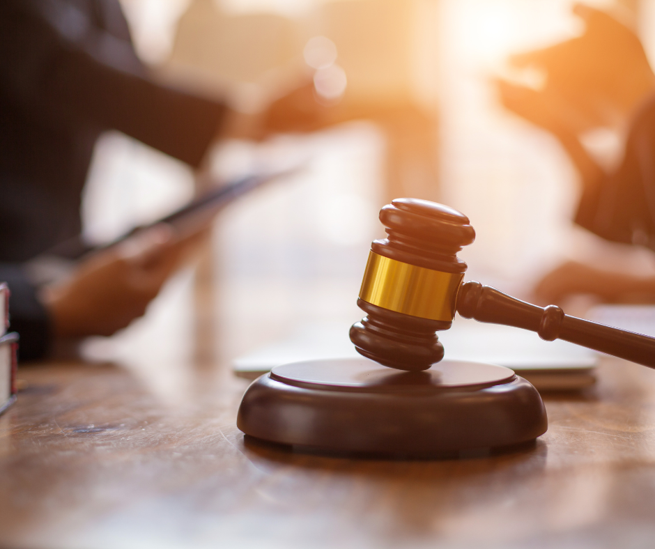 - Vi hjælper advokater med byggesager - Screentek ApS - Design uden navn 66